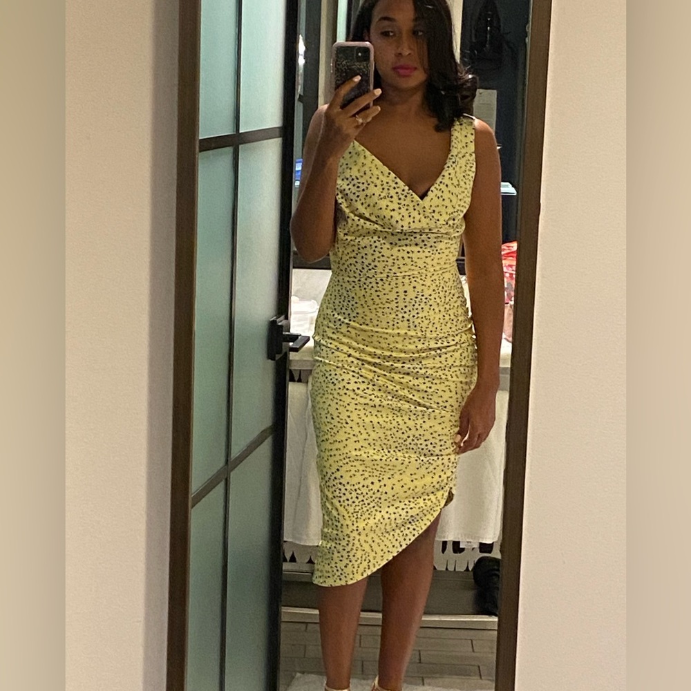 Lavish Alice gorgeous midi yellow floral dress.
